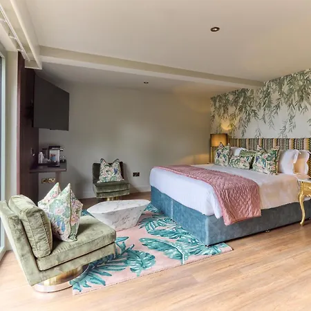 Bellinter House & 4*